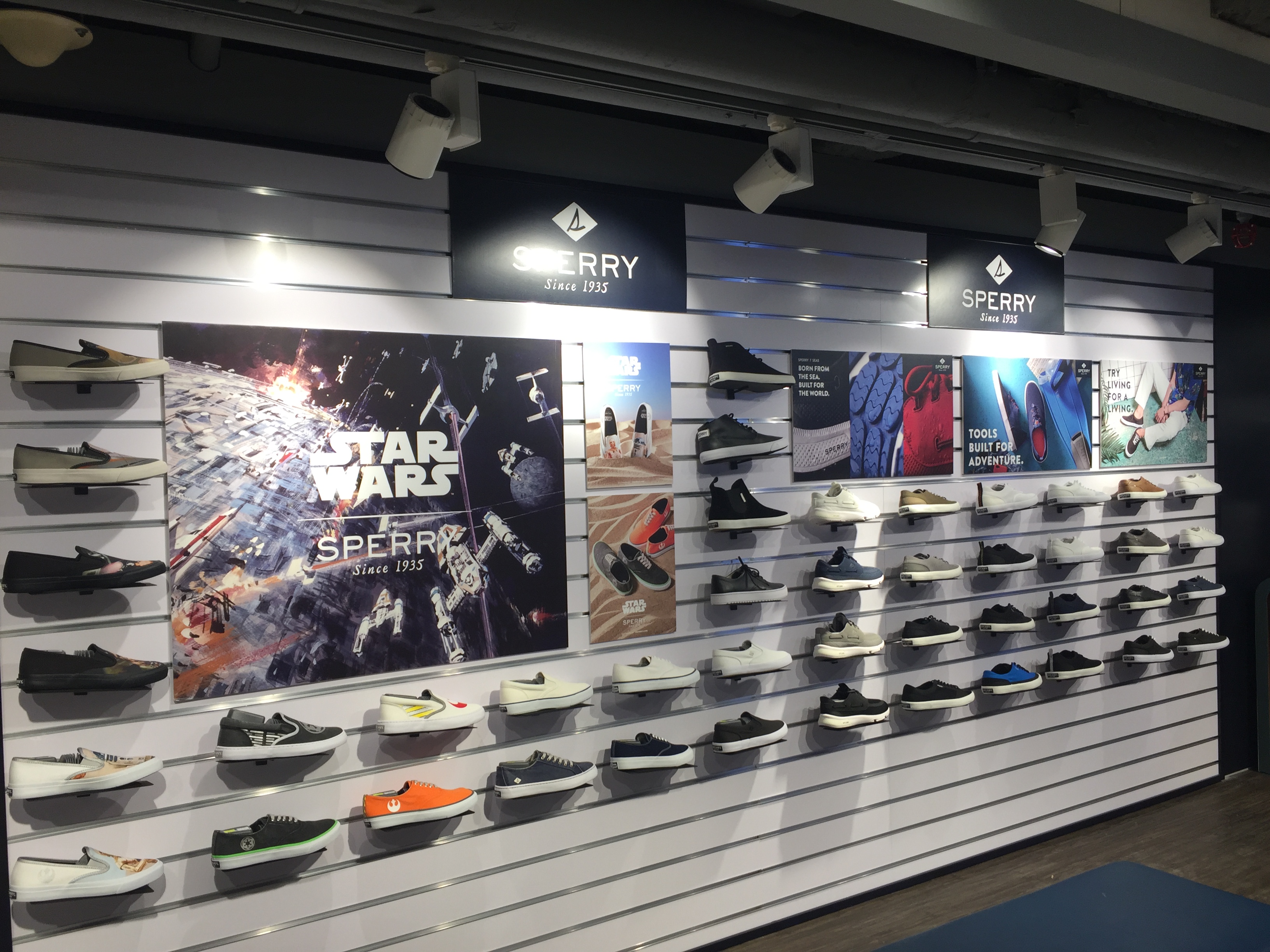 nearby sports shoes shop